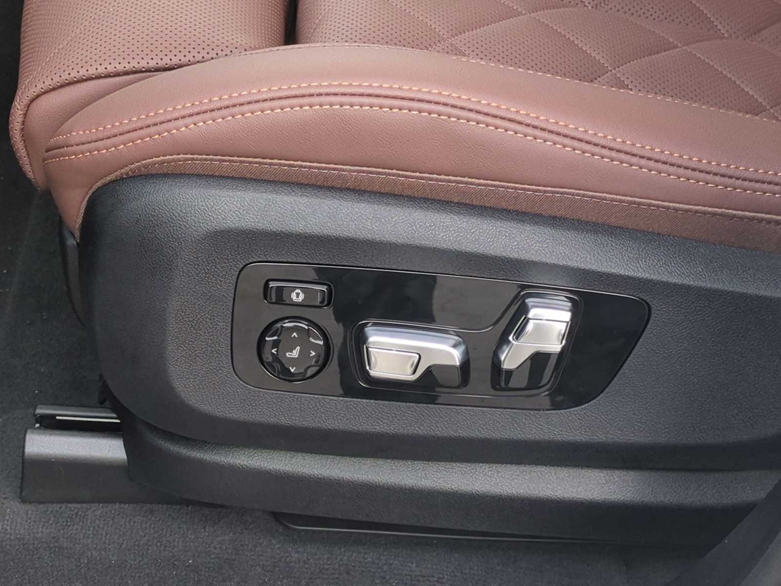 Thumbnail: 2026 BMW X7 - 17