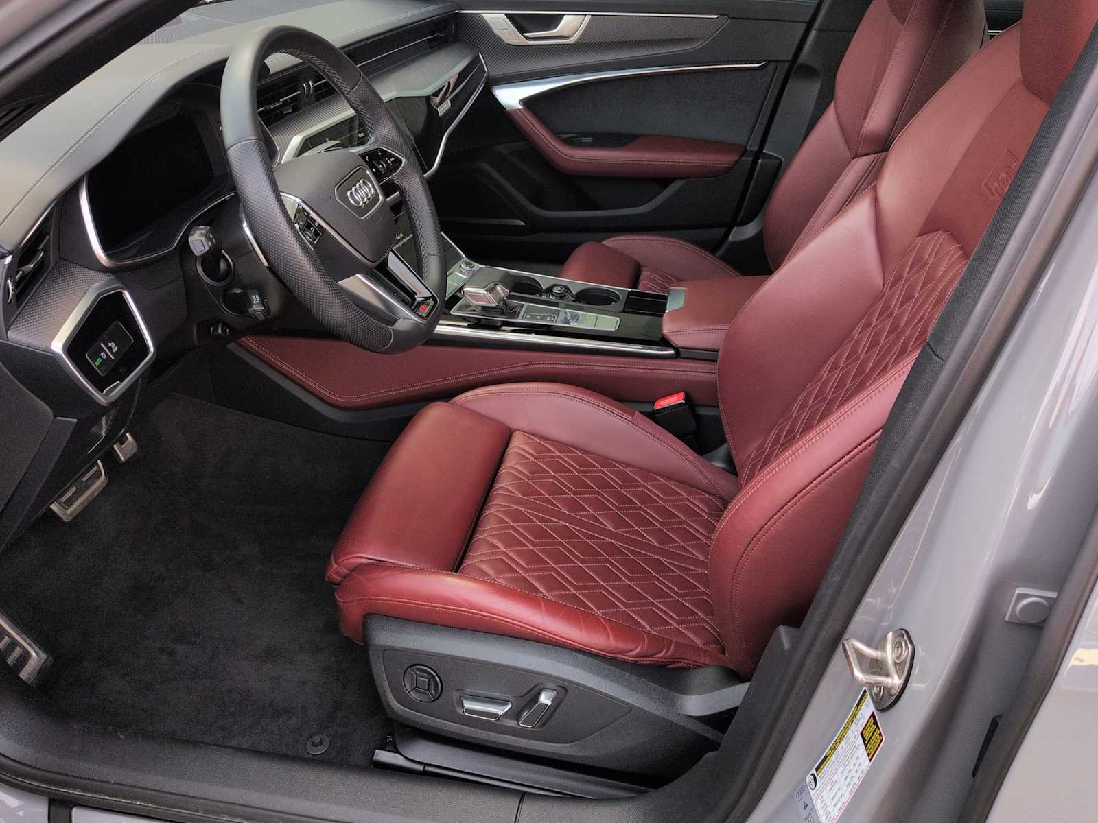 Thumbnail: 2022 Audi S6 - 17