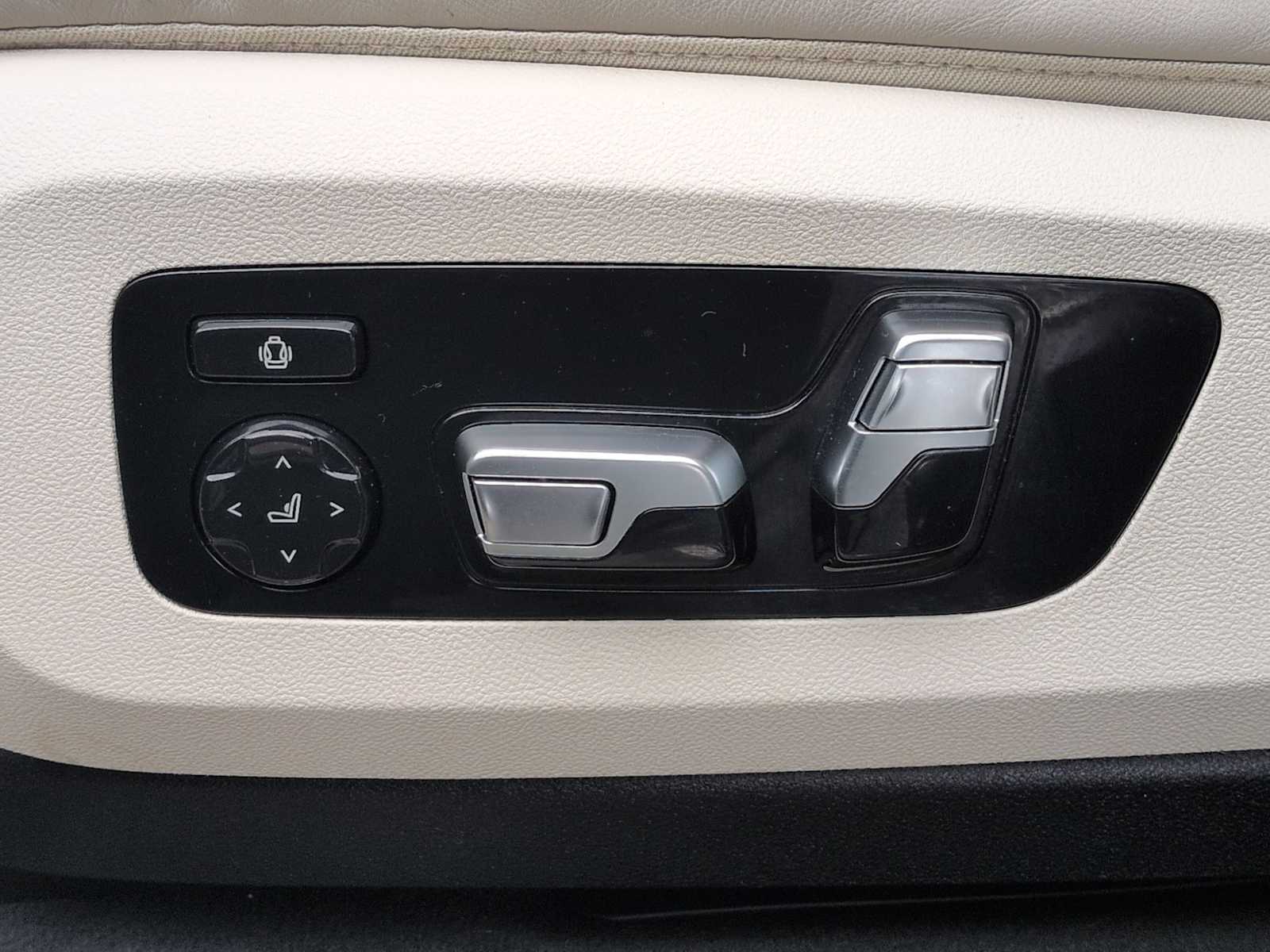 Thumbnail: 2023 BMW X5 - 17