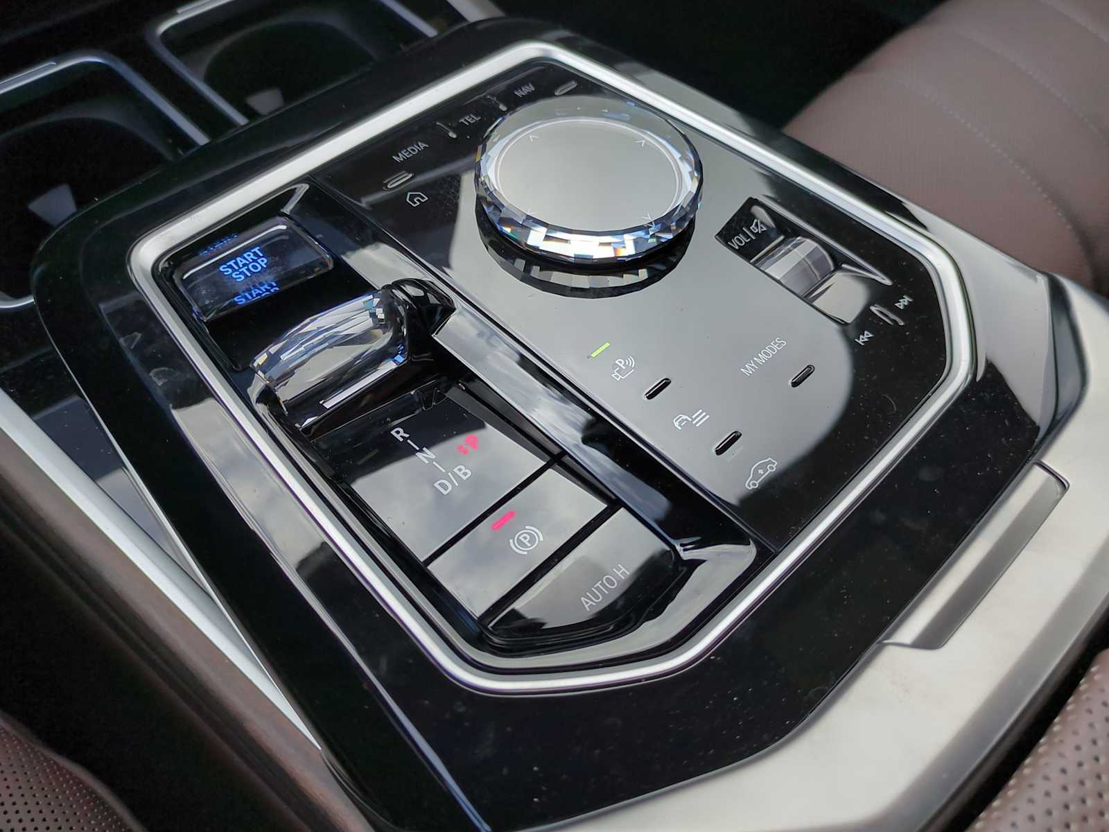 Thumbnail: 2024 BMW i7 - 33