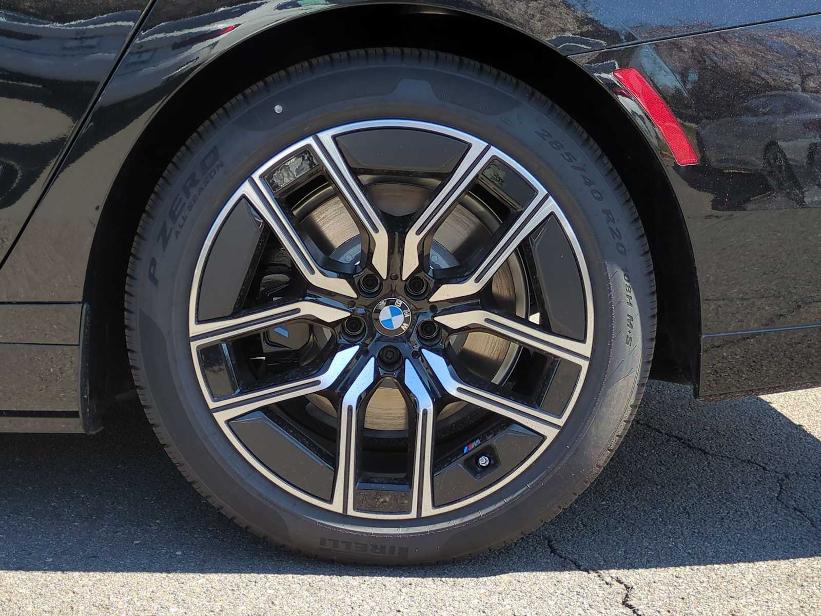 Thumbnail: 2025 BMW 7 Series - 13