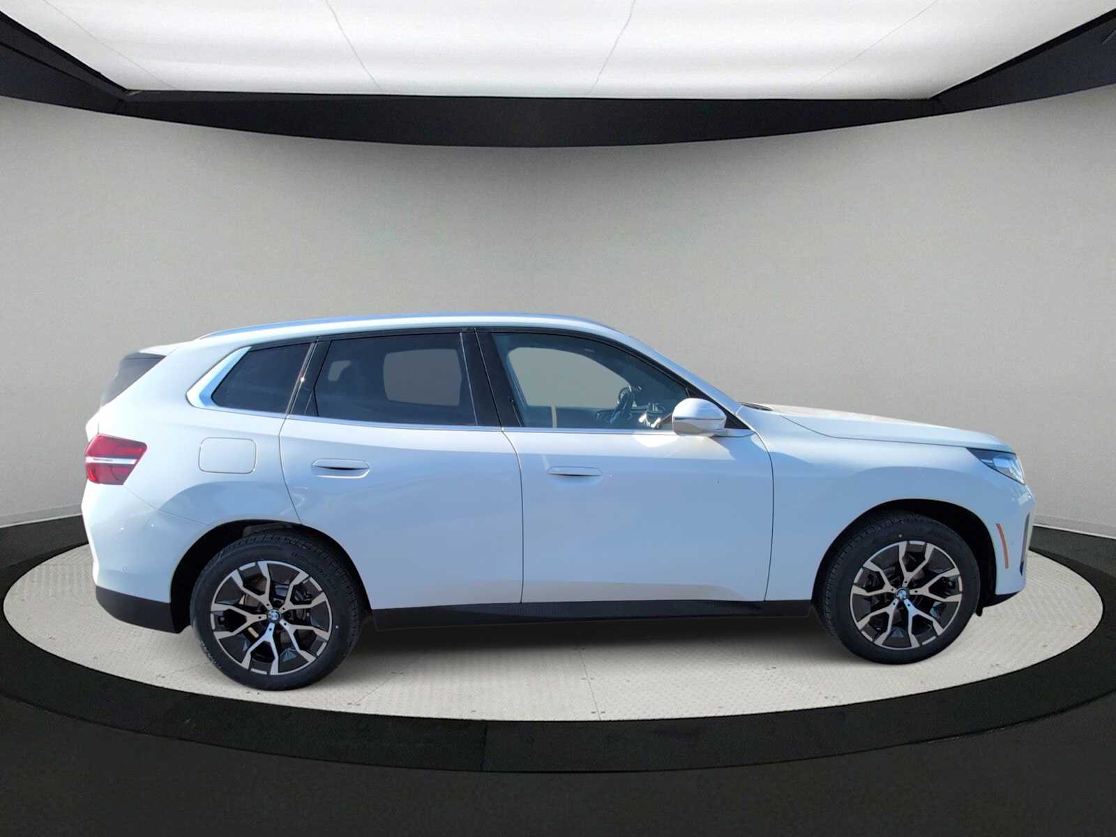 Thumbnail: 2026 BMW X3 - 9