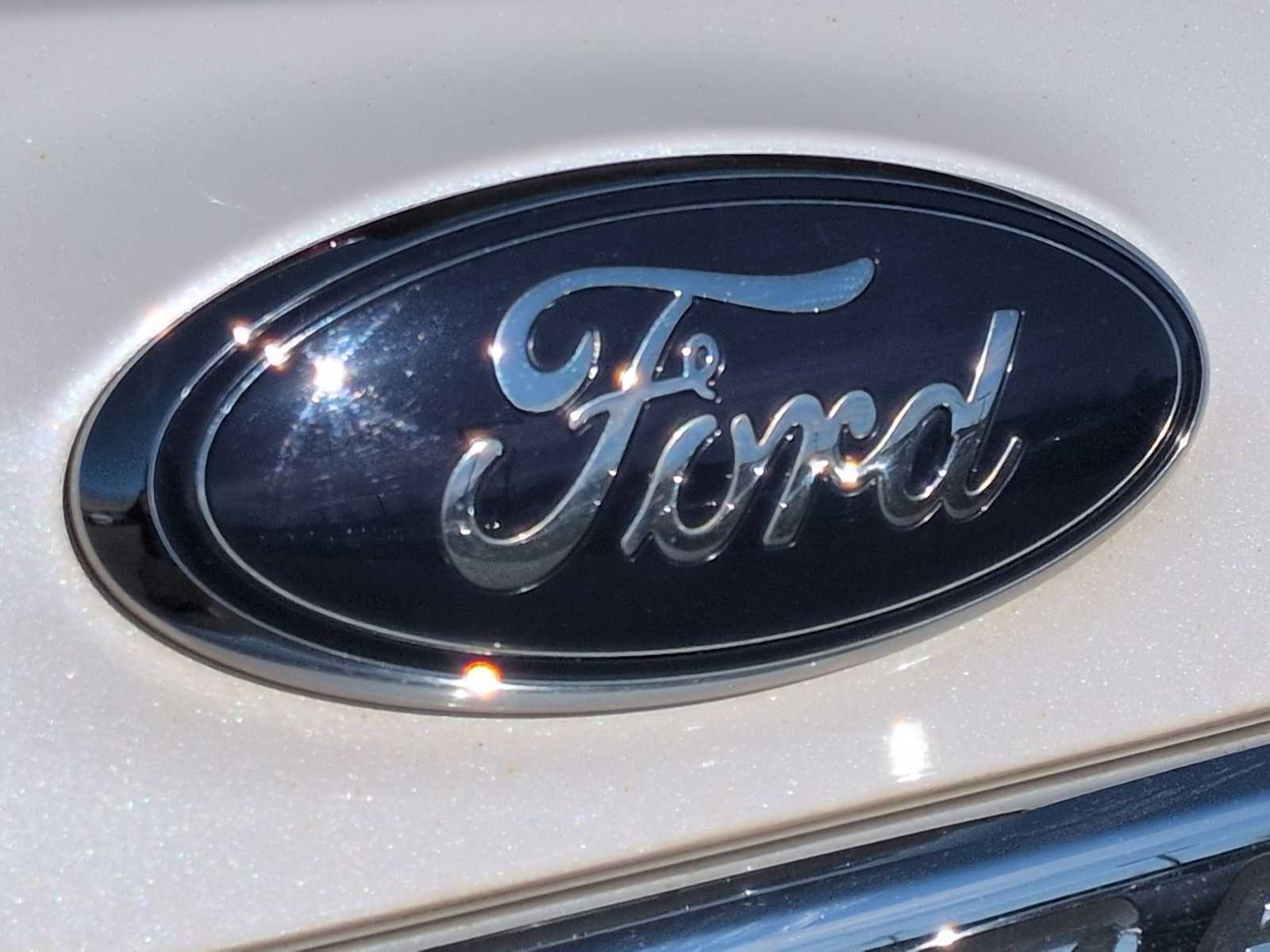 Thumbnail: 2016 Ford Explorer - 12