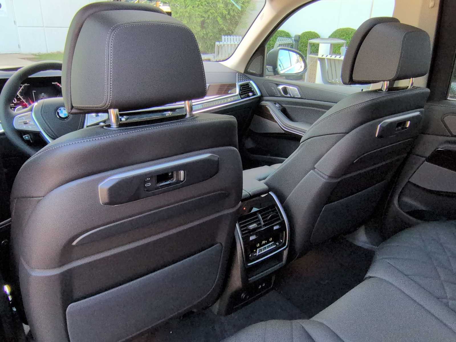 Thumbnail: 2026 BMW X7 - 19