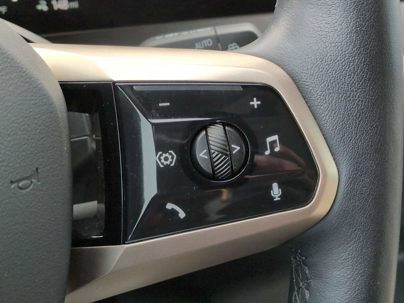 Thumbnail: 2023 BMW iX - 23