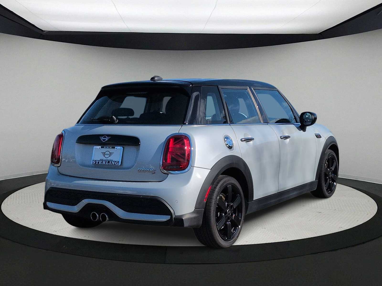 Thumbnail: 2023 MINI Cooper Hardtop - 8