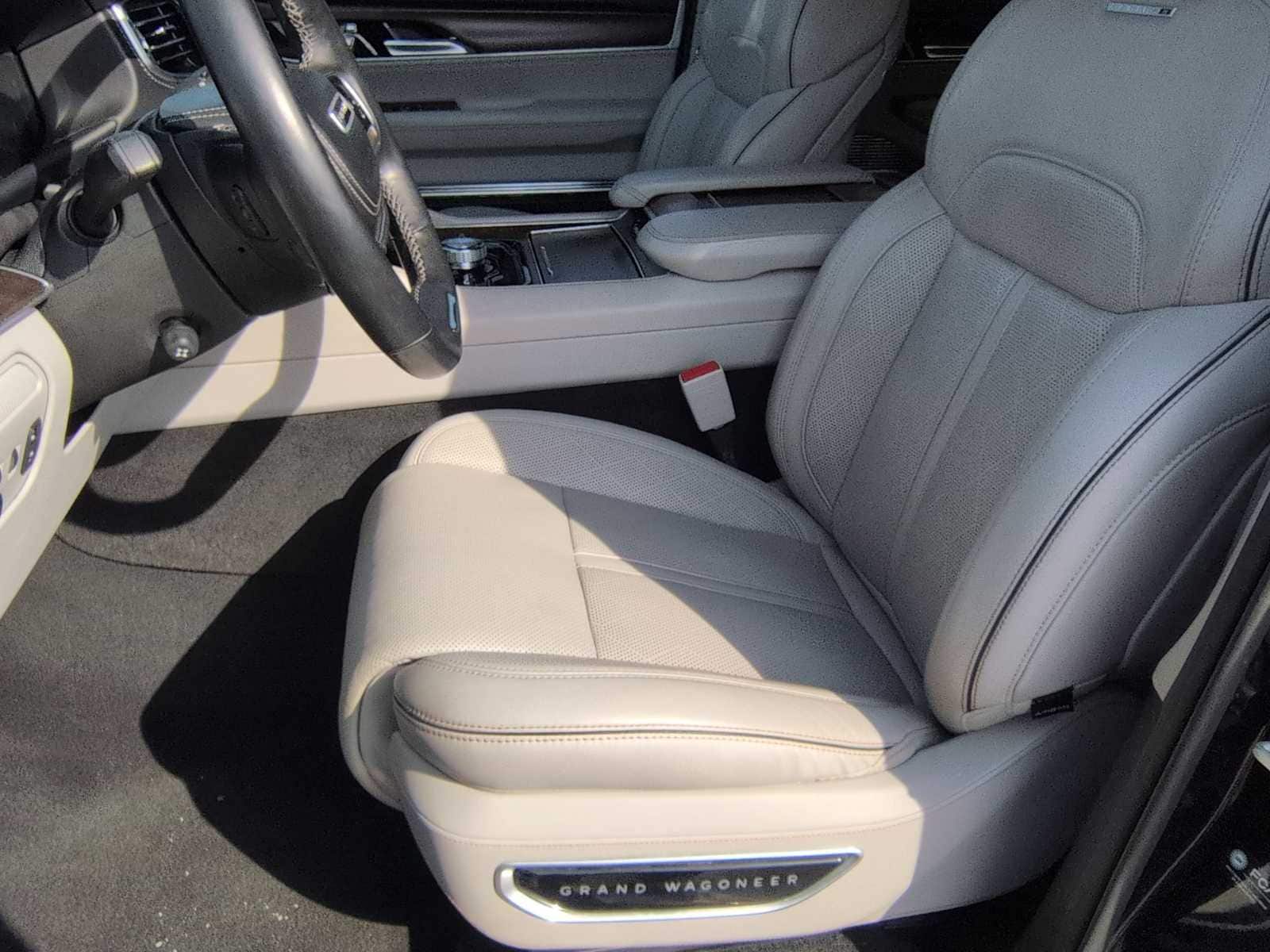 Thumbnail: 2023 Jeep Grand Wagoneer - 17