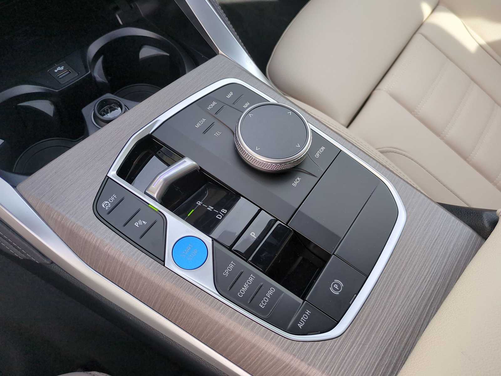 Thumbnail: 2025 BMW i4 - 33