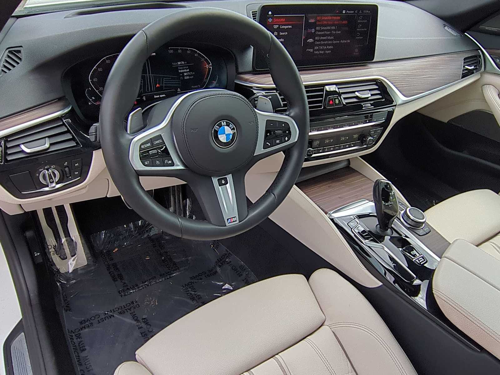 Thumbnail: 2022 BMW 5 Series - 10