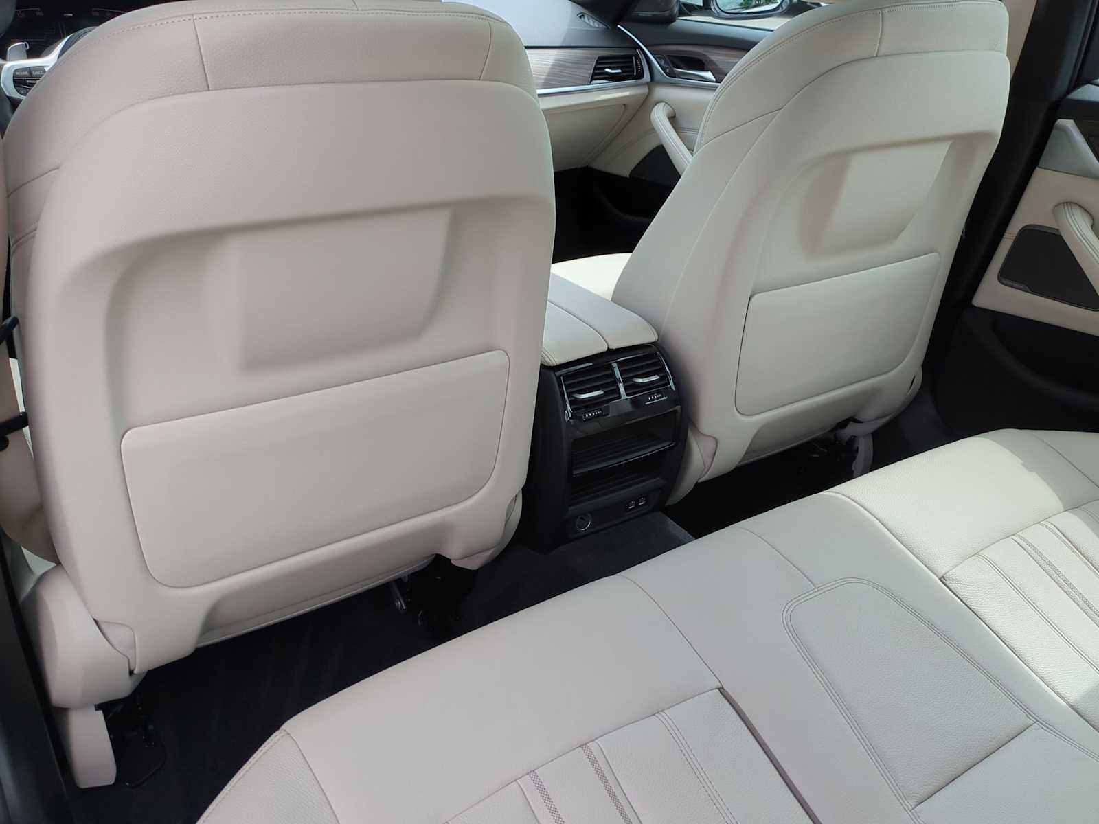 Thumbnail: 2022 BMW 5 Series - 18