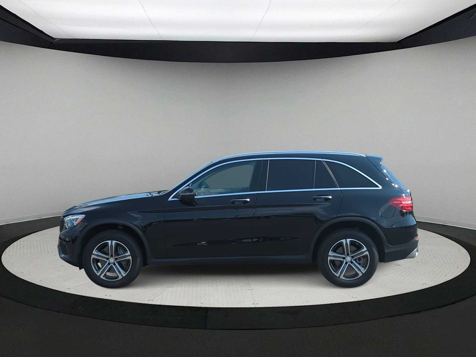 Thumbnail: 2016 Mercedes-Benz GLC - 5