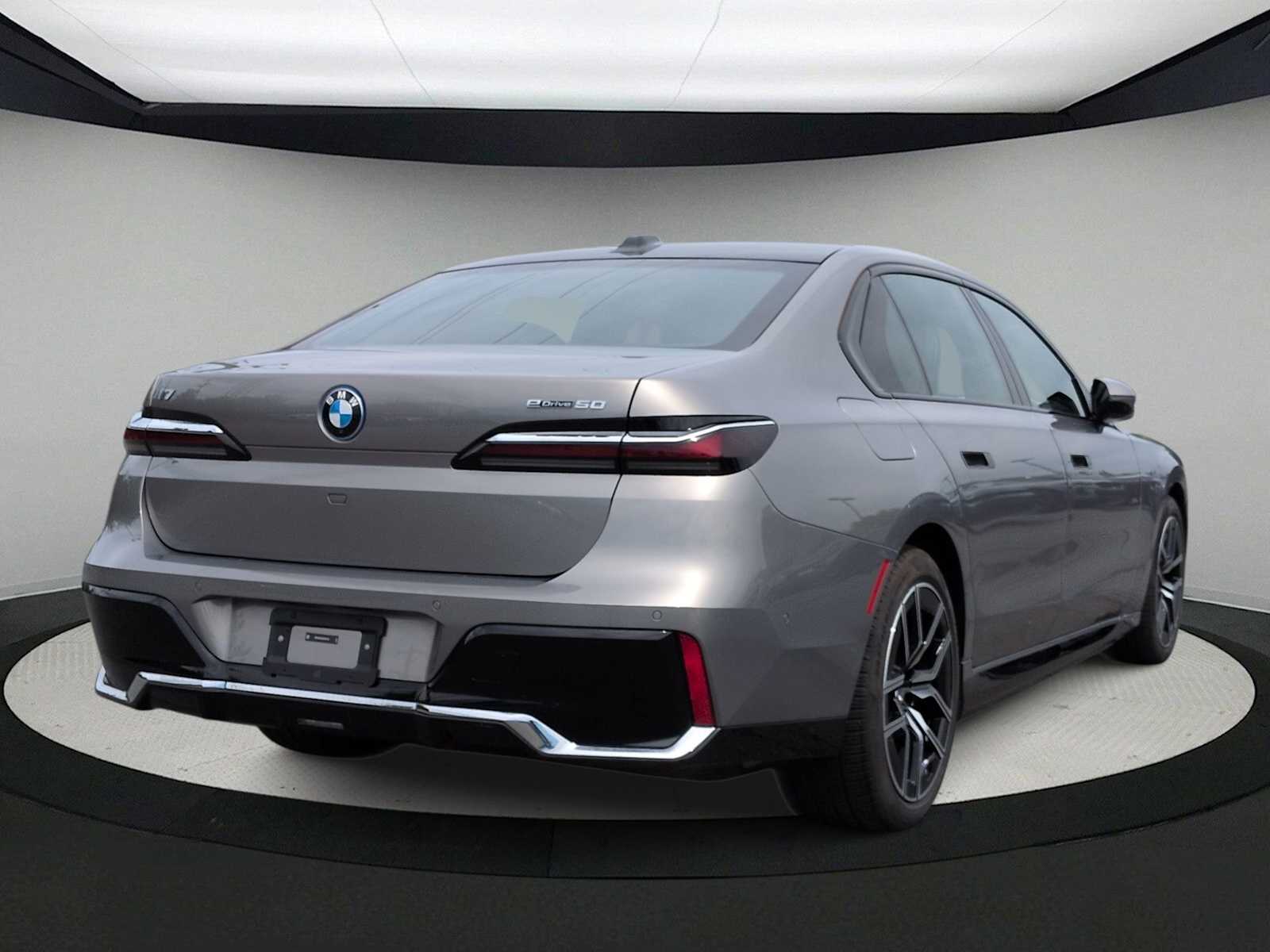 Thumbnail: 2025 BMW i7 - 8