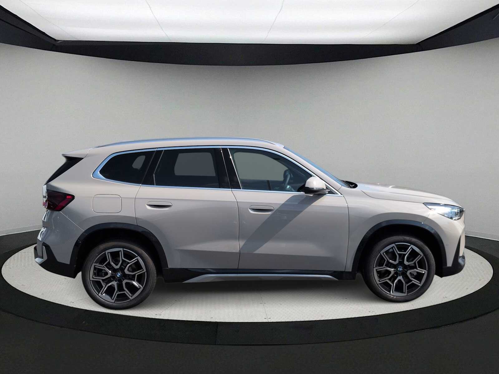 Thumbnail: 2026 BMW X1 - 9