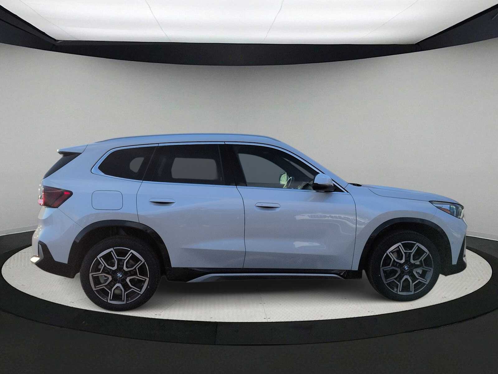 Thumbnail: 2026 BMW X1 - 9