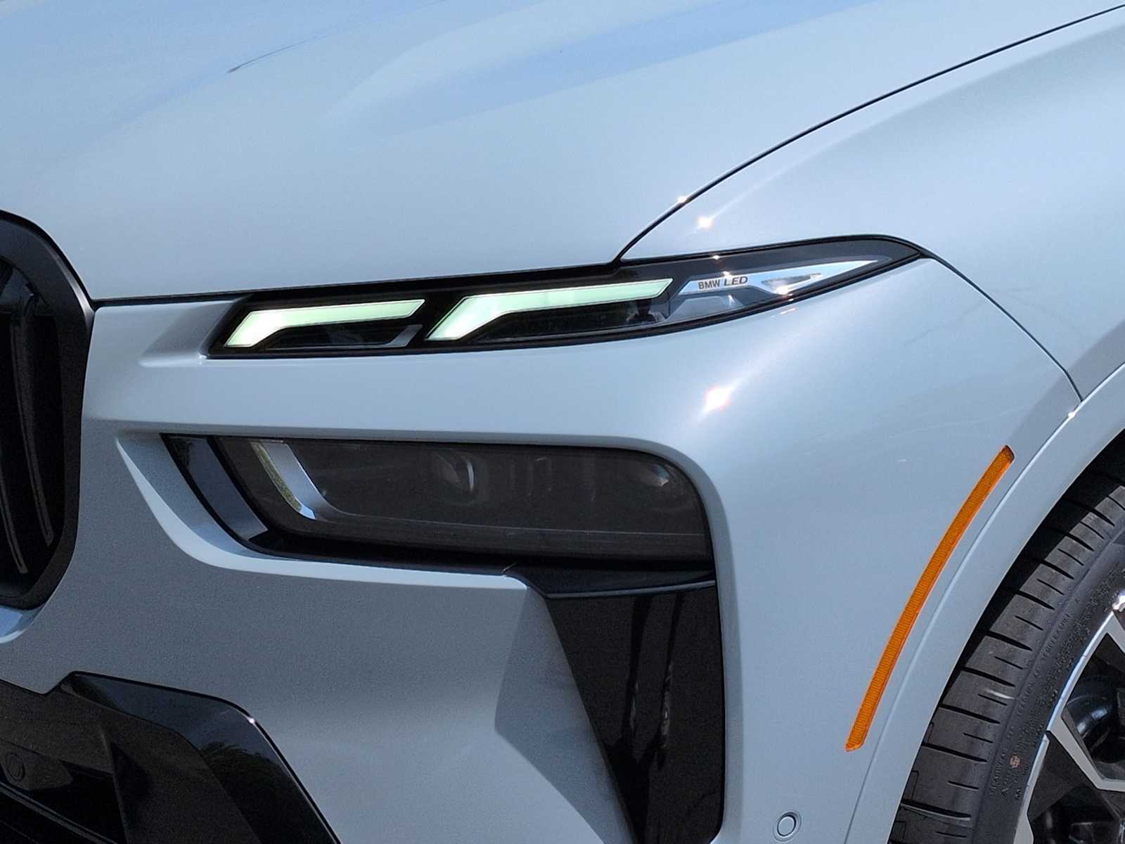 Thumbnail: 2027 BMW X7 - 11