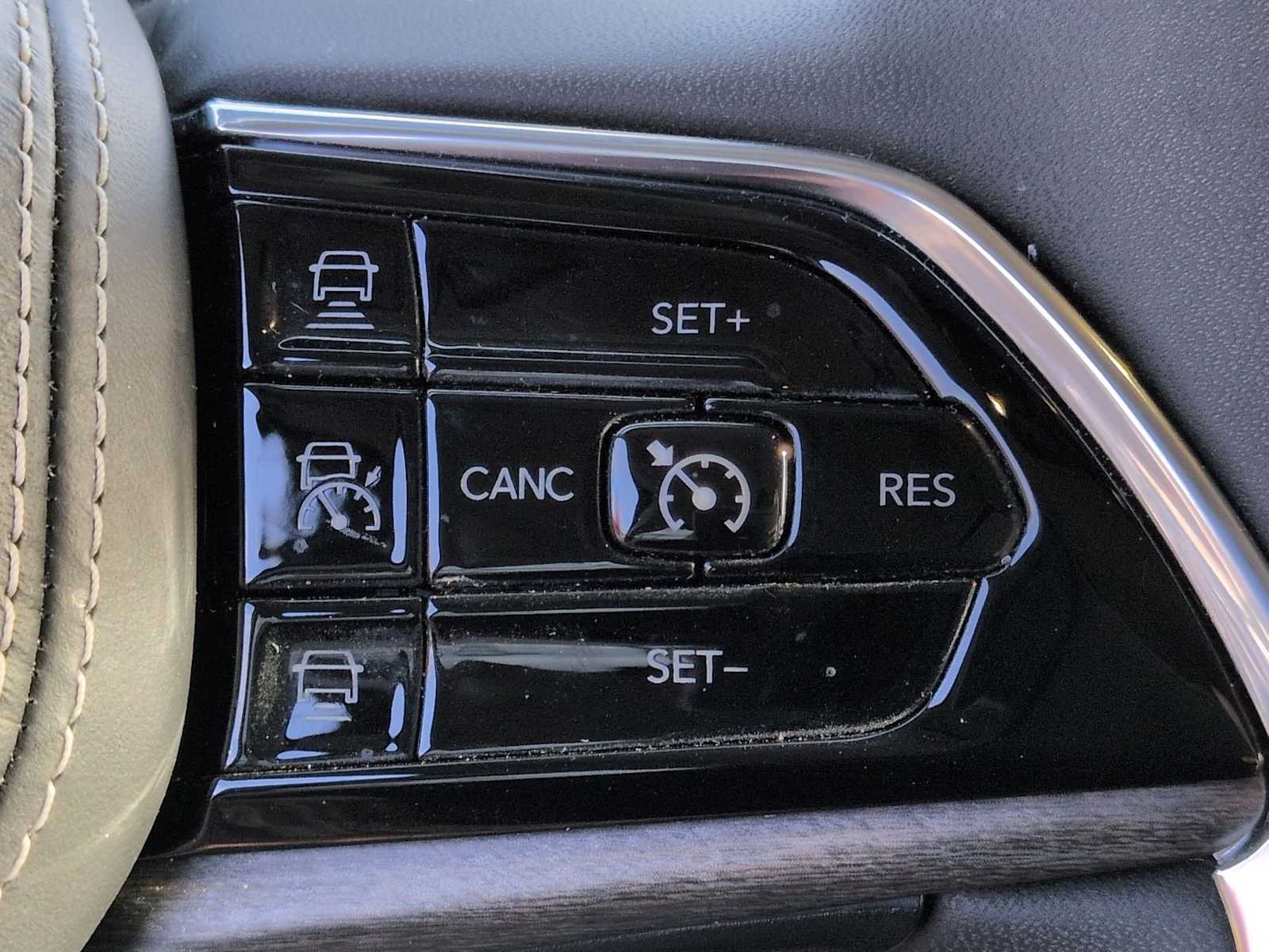 Thumbnail: 2023 Jeep Grand Cherokee - 27