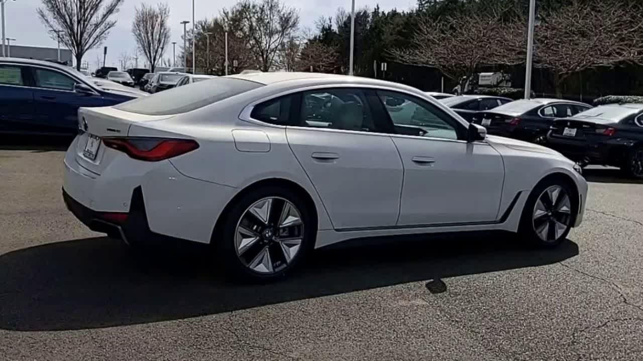 Thumbnail: 2025 BMW i4 - 8
