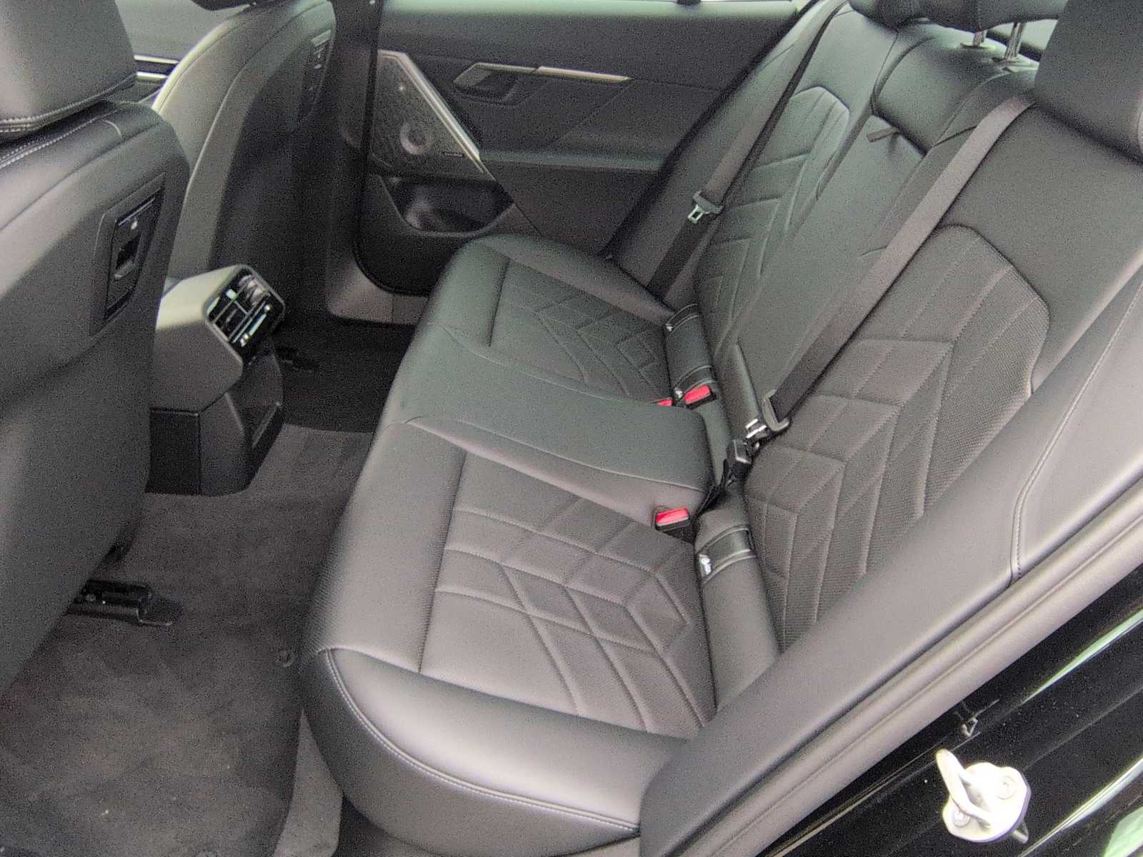 Thumbnail: 2025 BMW i5 - 20