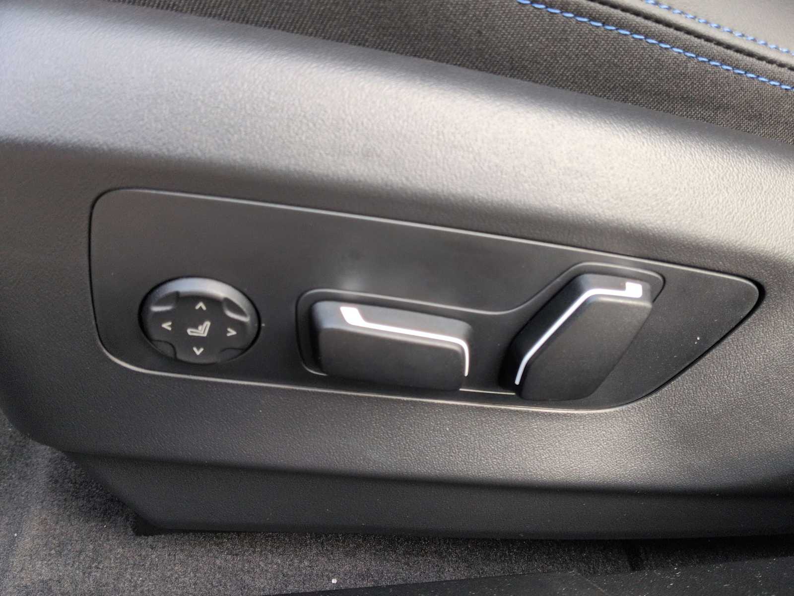 Thumbnail: 2026 BMW 5 Series - 18