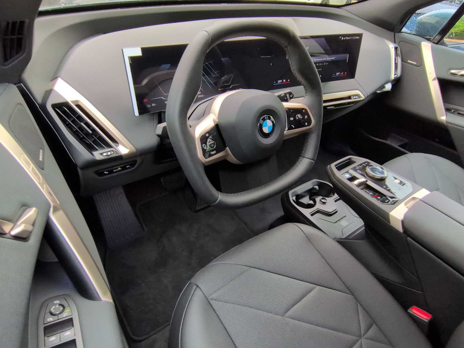 Thumbnail: 2026 BMW iX - 10