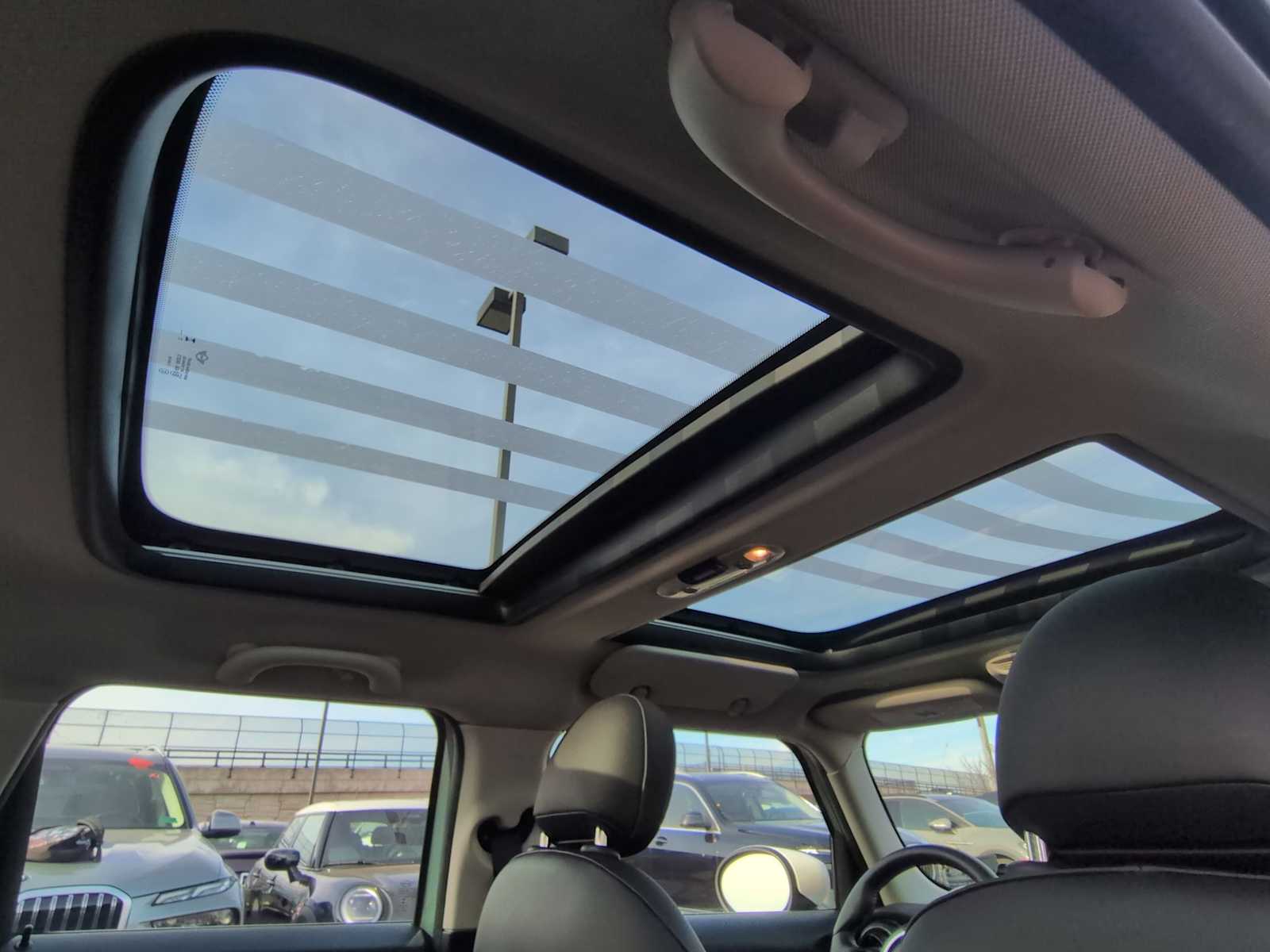 Thumbnail: 2023 MINI Cooper Hardtop - 23