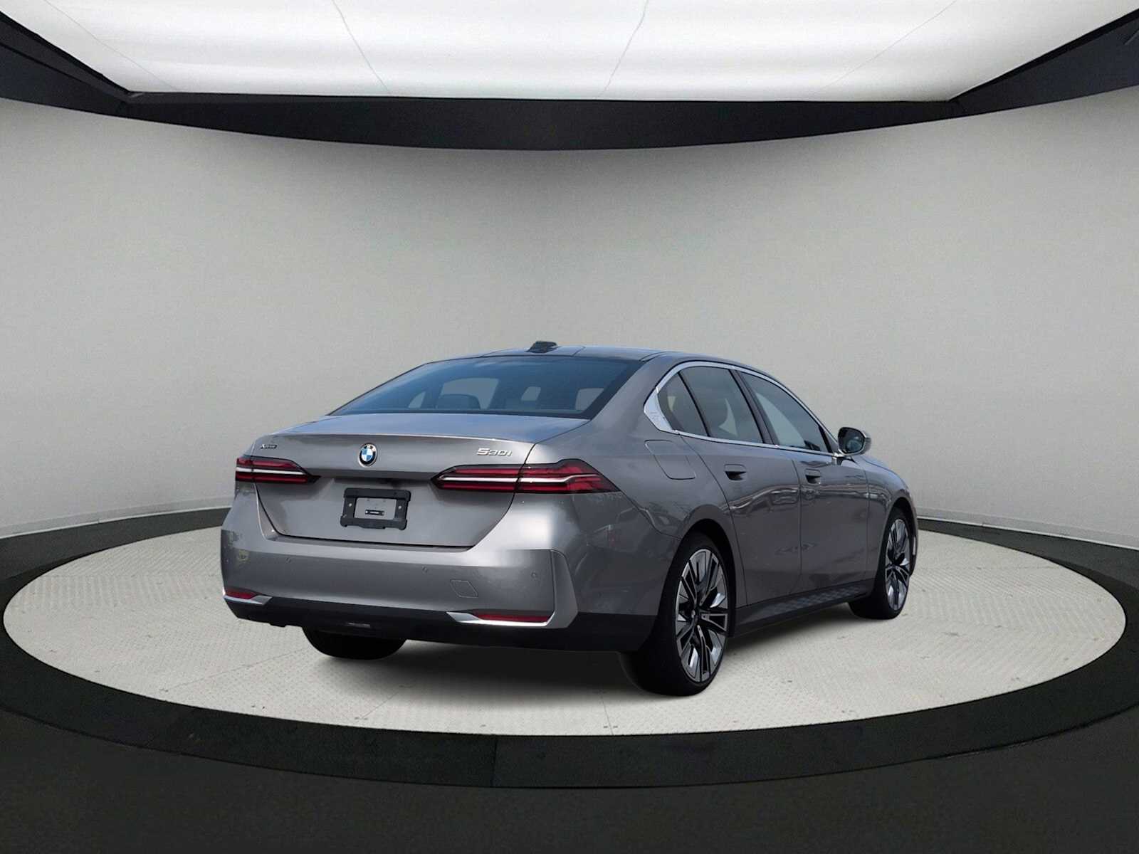 Thumbnail: 2024 BMW 5 Series - 8