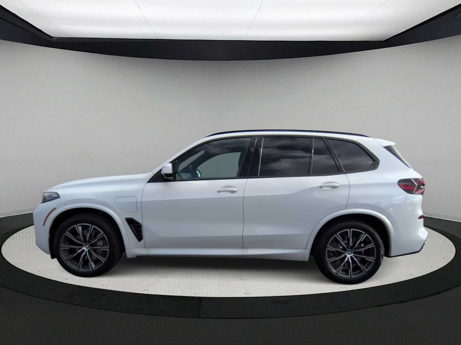 Thumbnail: 2026 BMW X5 - 5