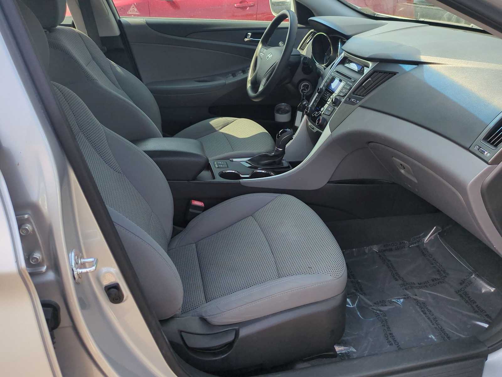 2013 Hyundai Sonata GLS 13