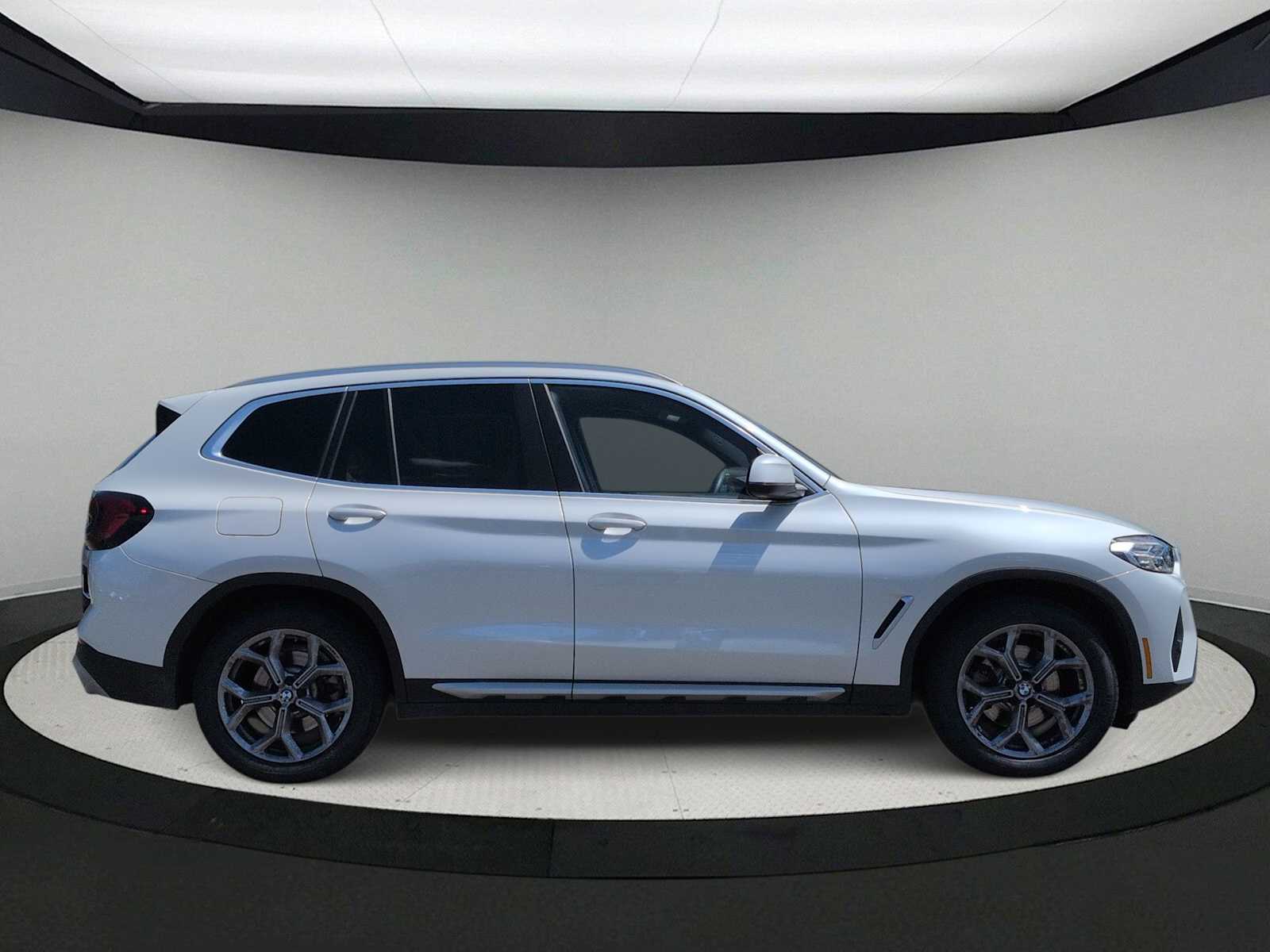 Thumbnail: 2024 BMW X3 - 9