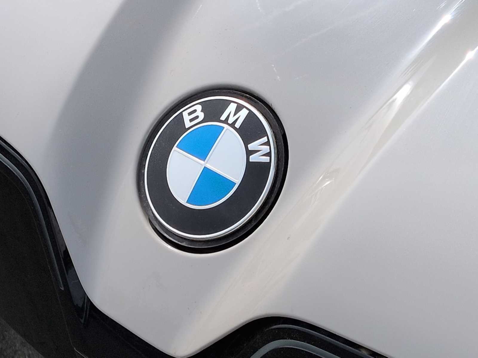 Thumbnail: 2026 BMW iX - 12