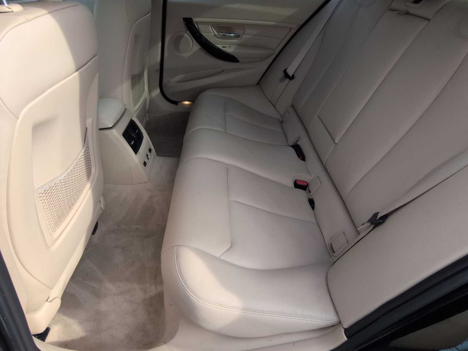 Thumbnail: 2014 BMW 3 Series - 21