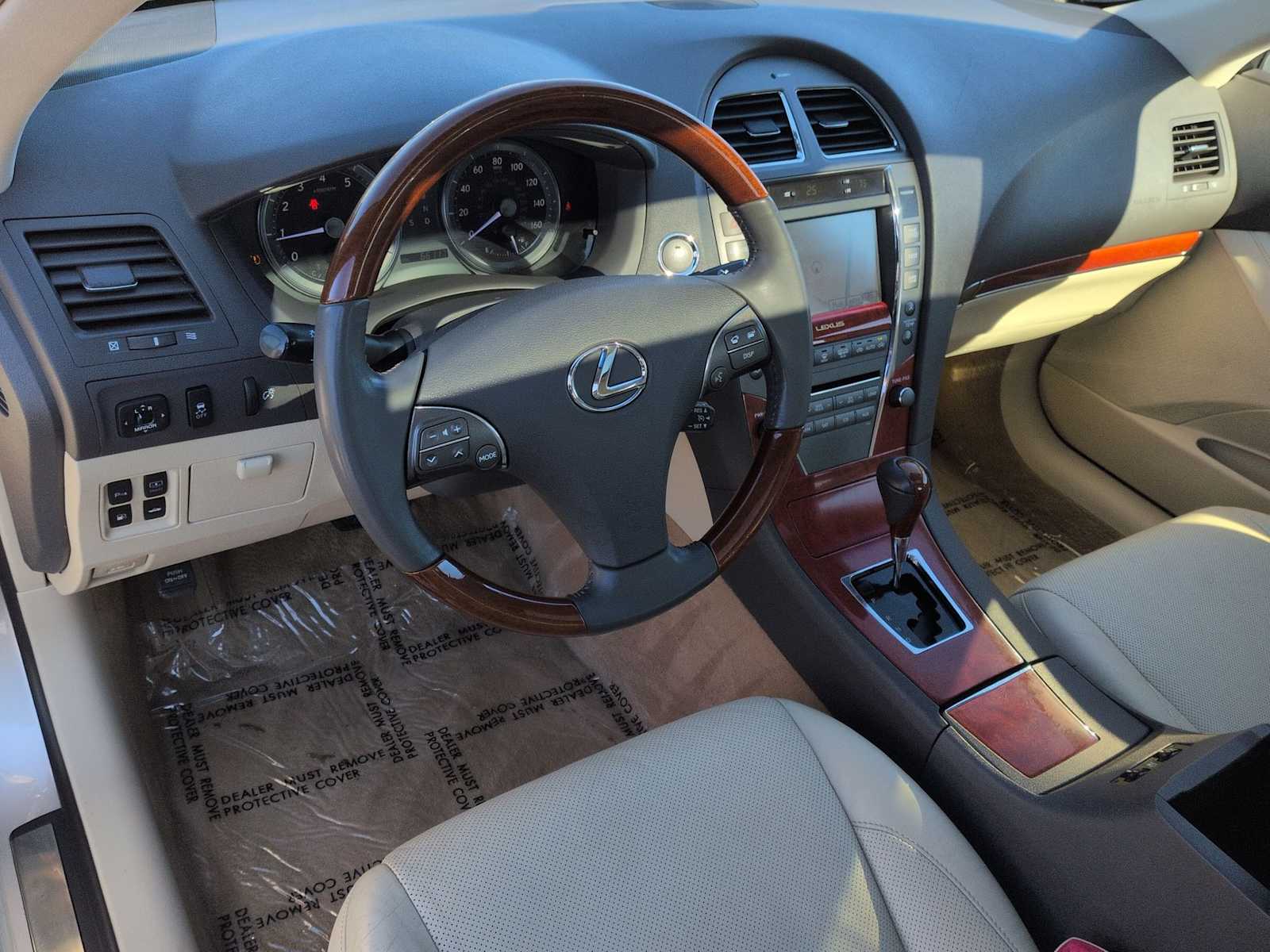 Thumbnail: 2011 Lexus ES - 10