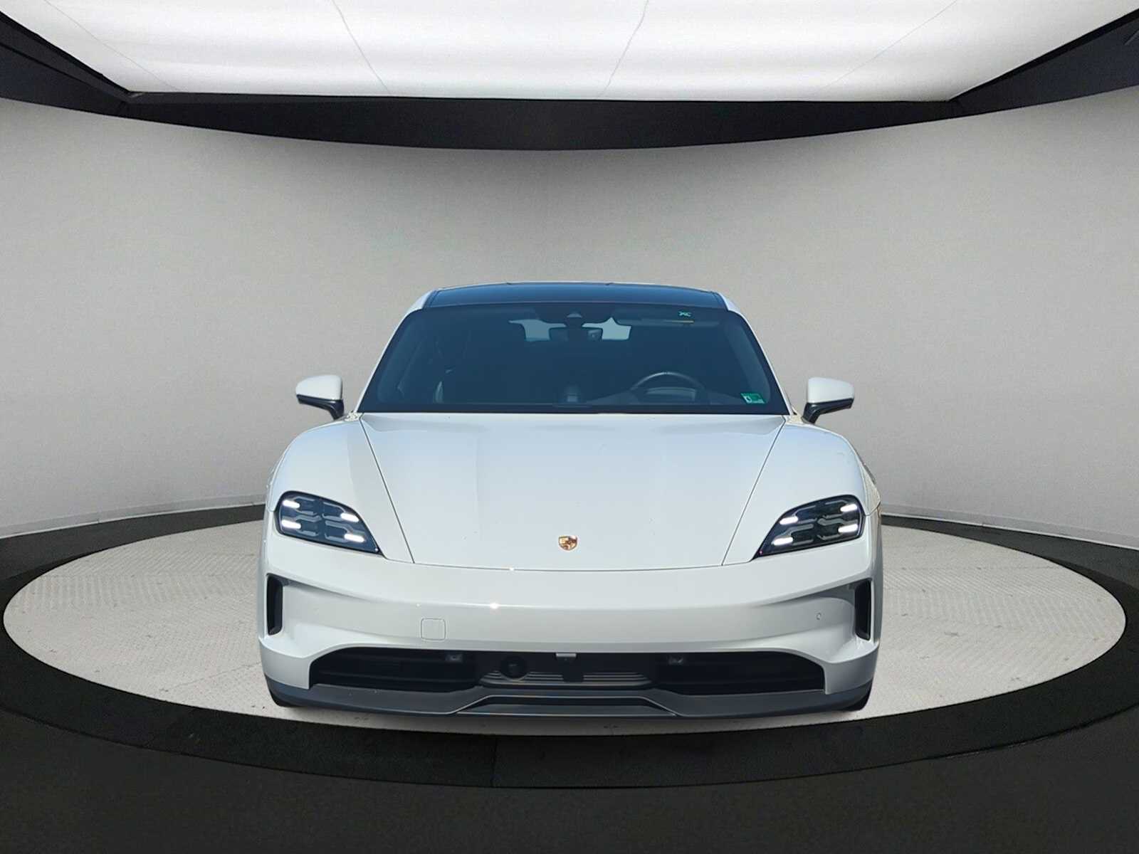 Thumbnail: 2025 Porsche Taycan - 3