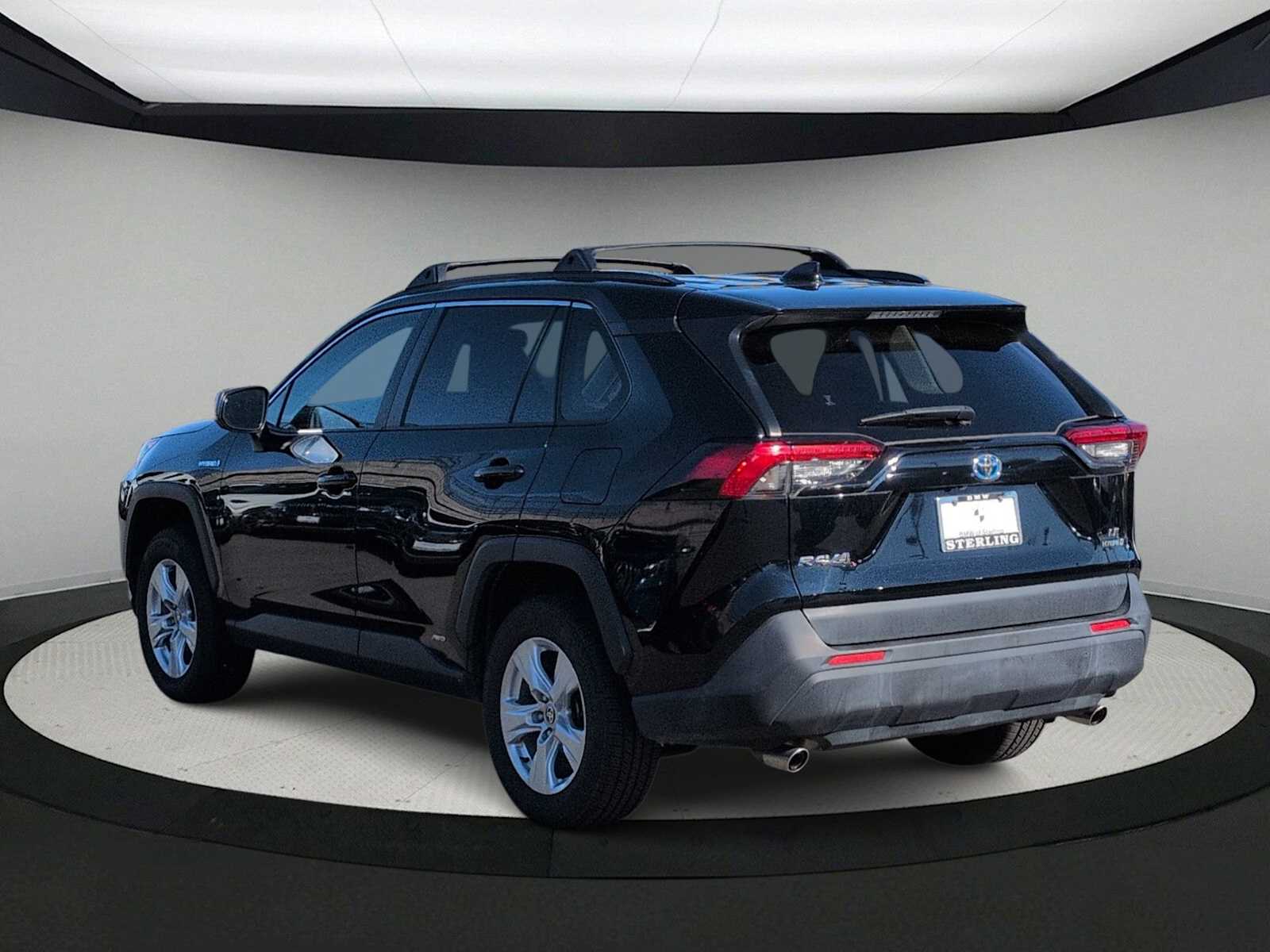 Thumbnail: 2021 Toyota RAV4 - 6
