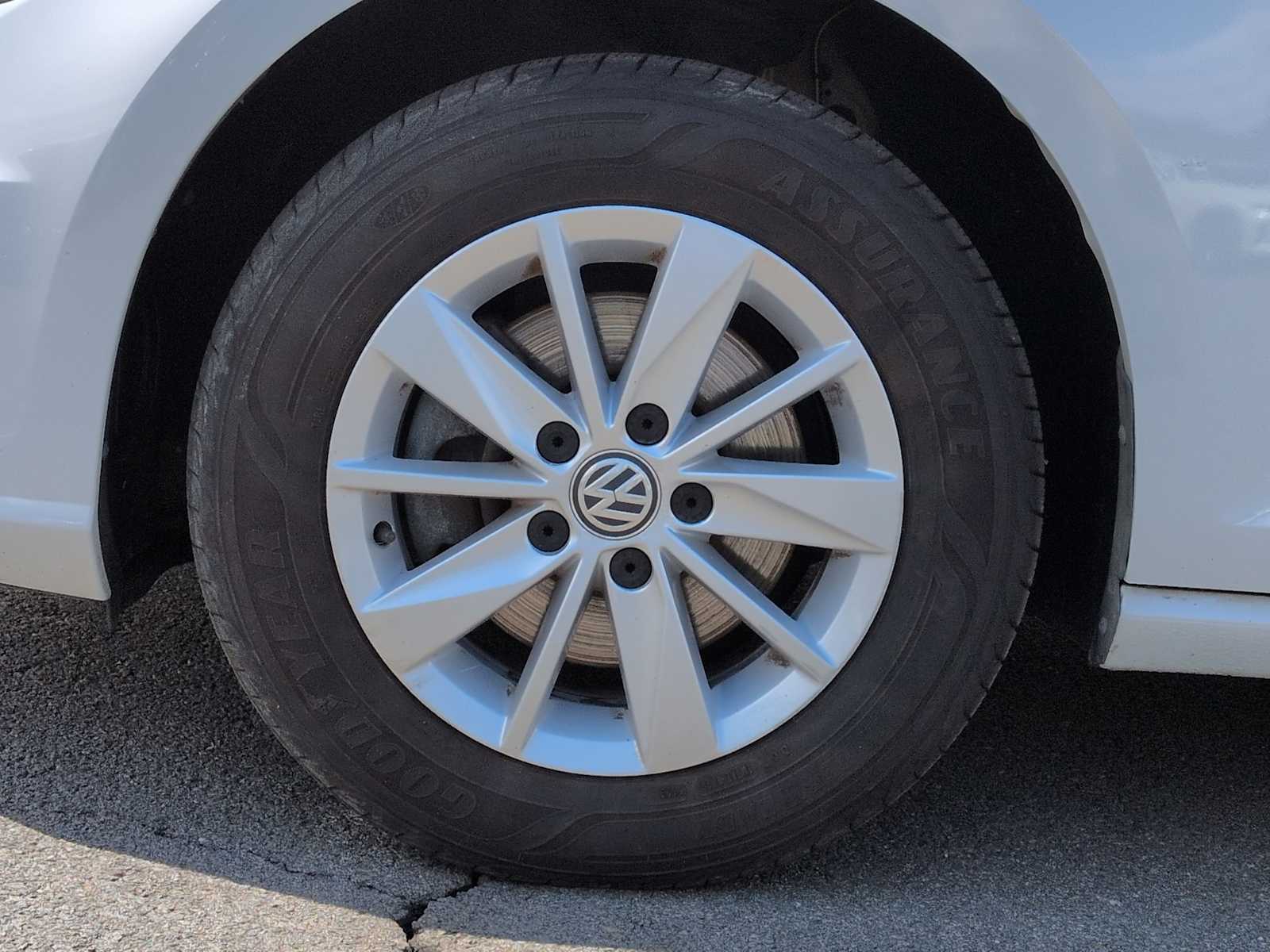 Thumbnail: 2018 Volkswagen e-Golf - 14