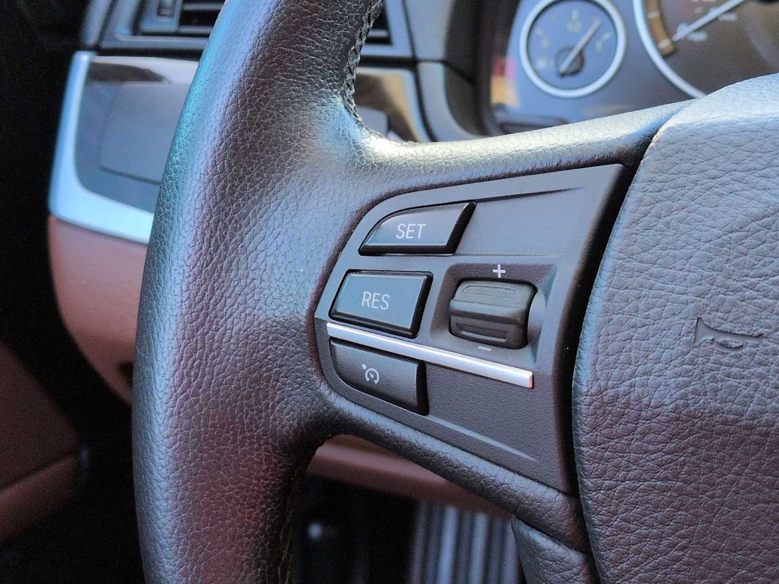 Thumbnail: 2014 BMW 5 Series - 23