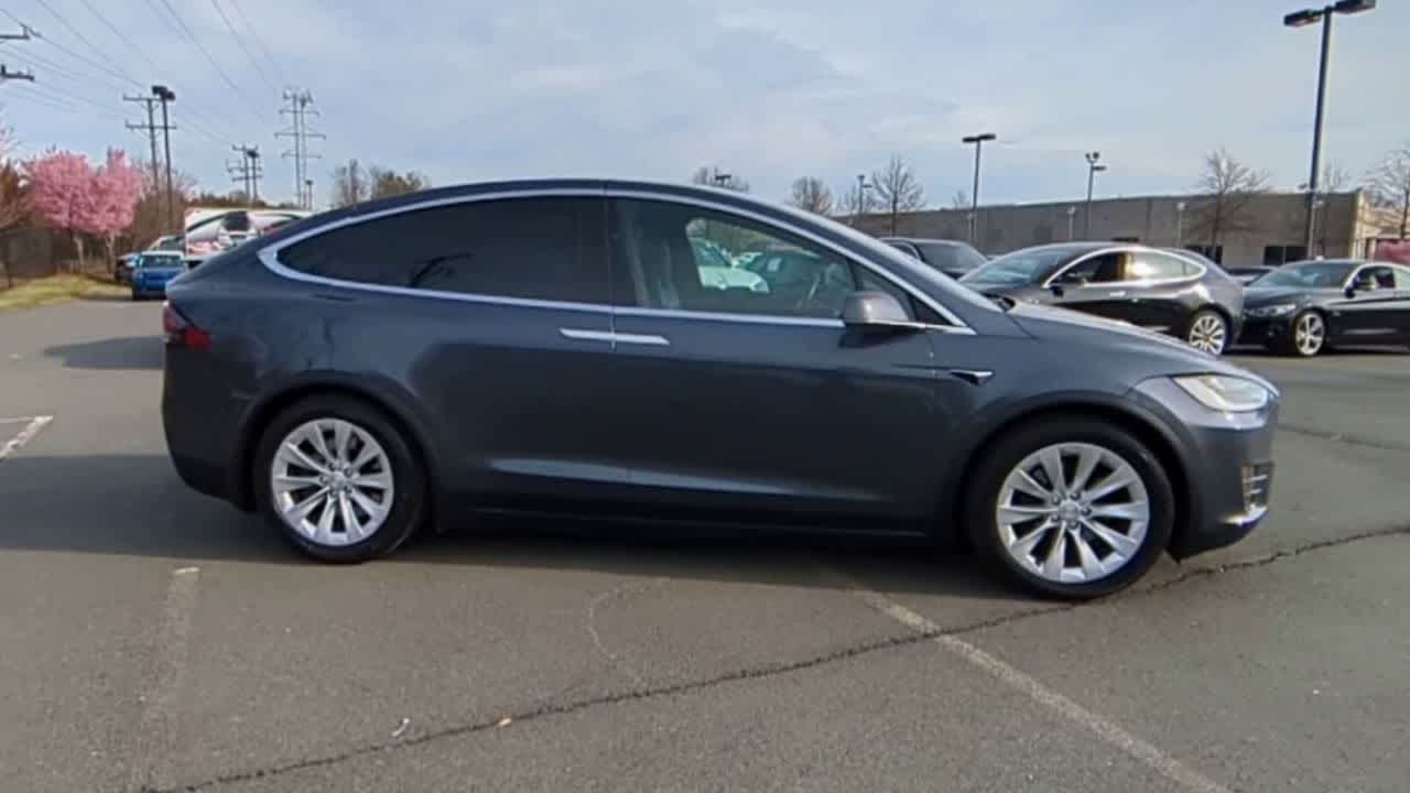 Thumbnail: 2019 Tesla Model X - 9