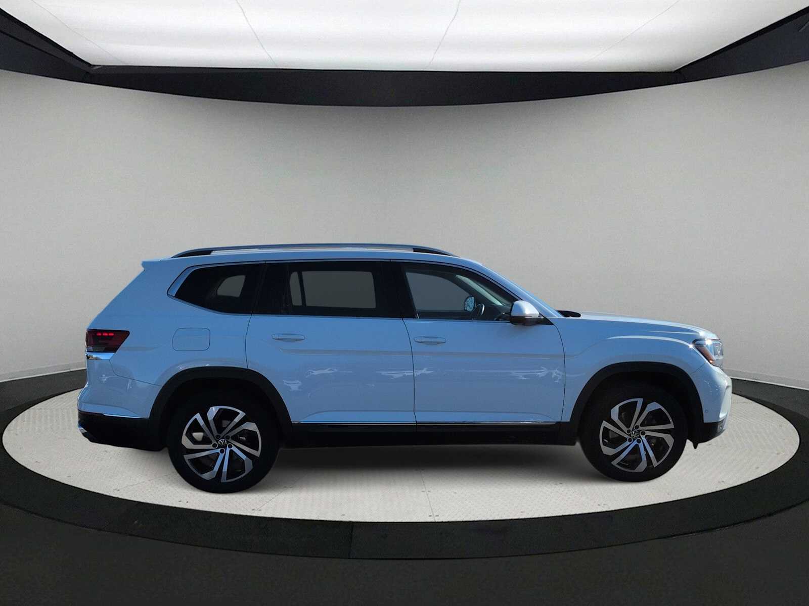 Thumbnail: 2021 Volkswagen Atlas - 8