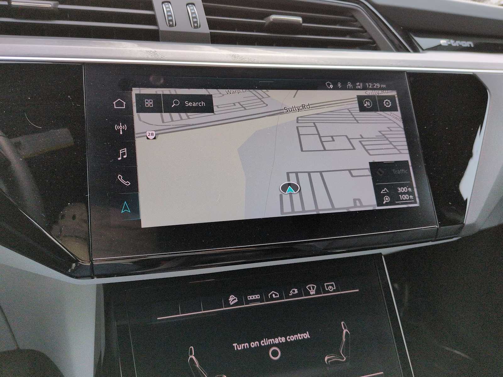 Thumbnail: 2023 Audi e-tron S - 31