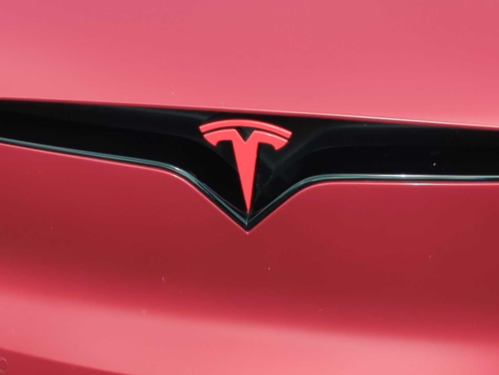 Thumbnail: 2023 Tesla Model X - 12