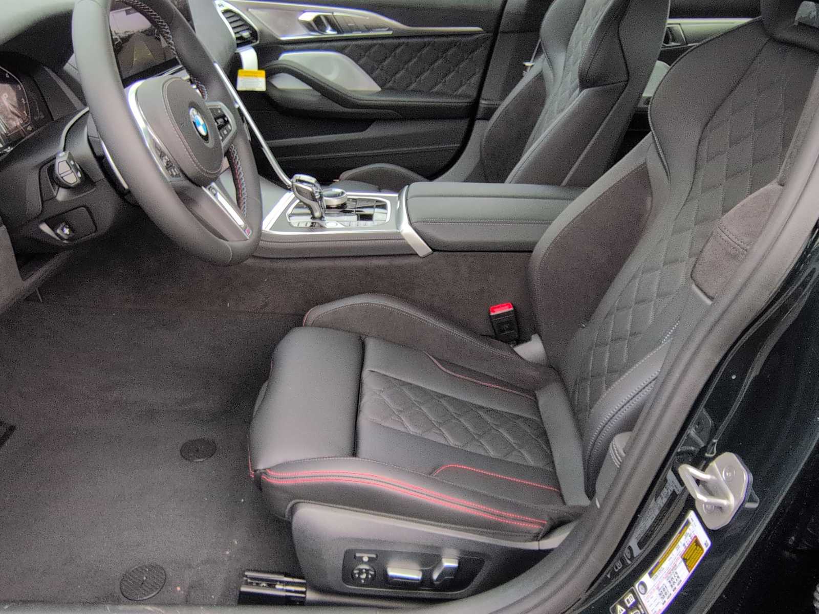 Thumbnail: 2026 BMW 8 Series - 17