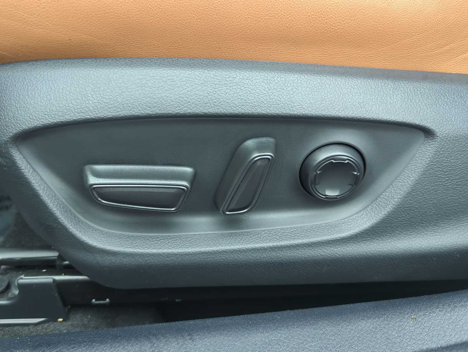 Thumbnail: 2022 Toyota Avalon - 17