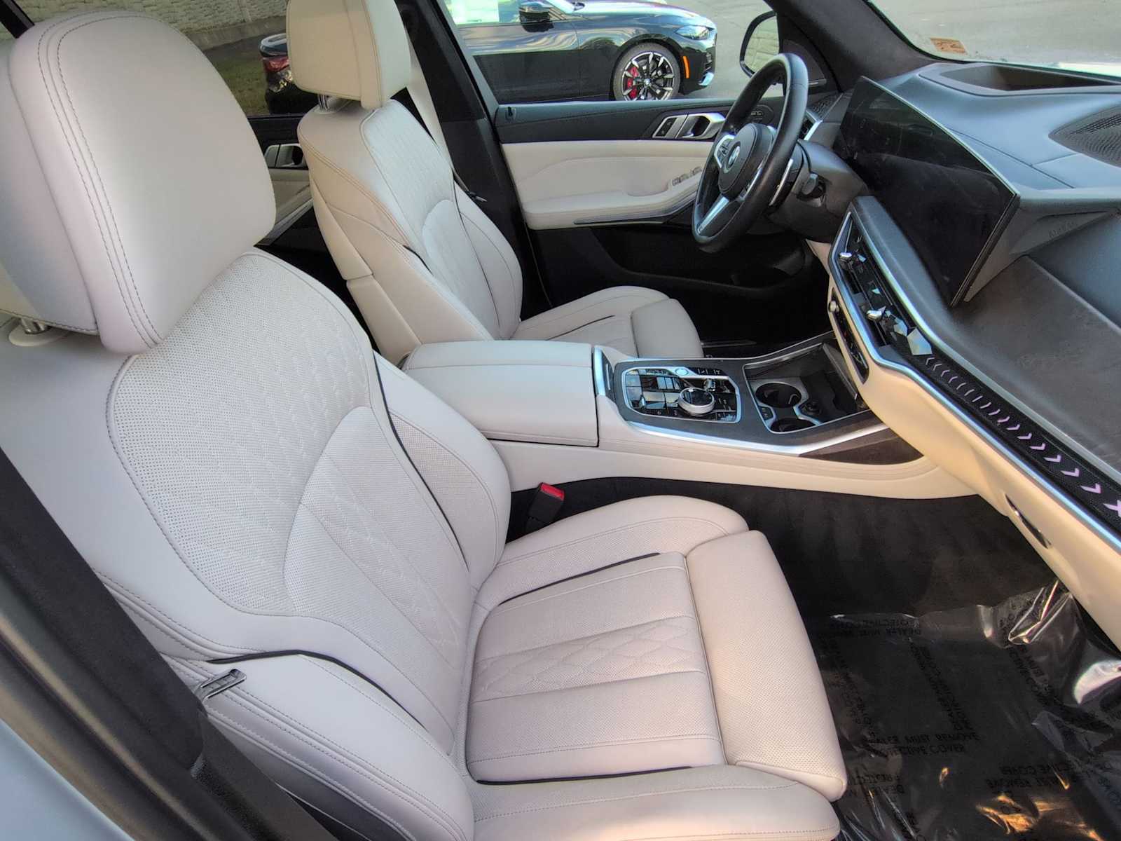 Thumbnail: 2023 BMW X7 - 24