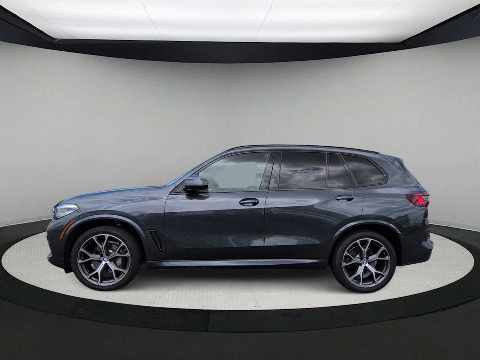Thumbnail: 2021 BMW X5 - 5