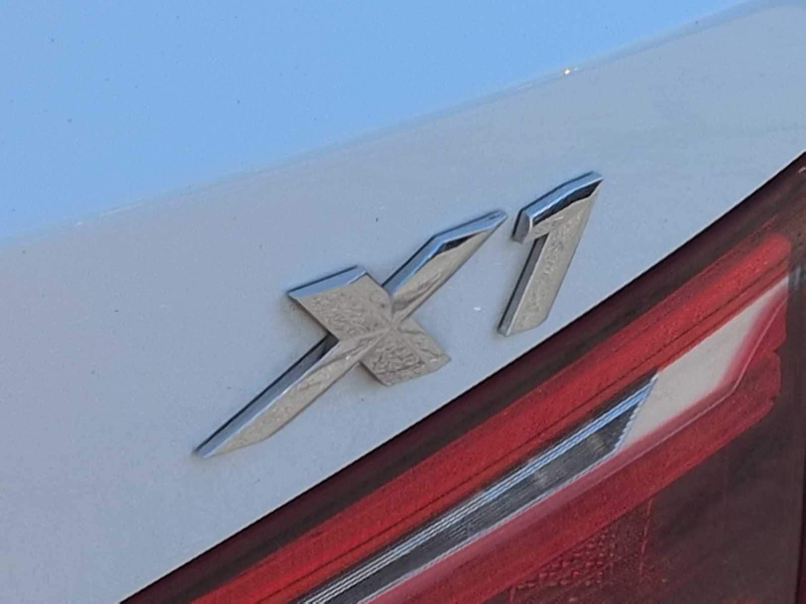 Thumbnail: 2016 BMW X1 - 13