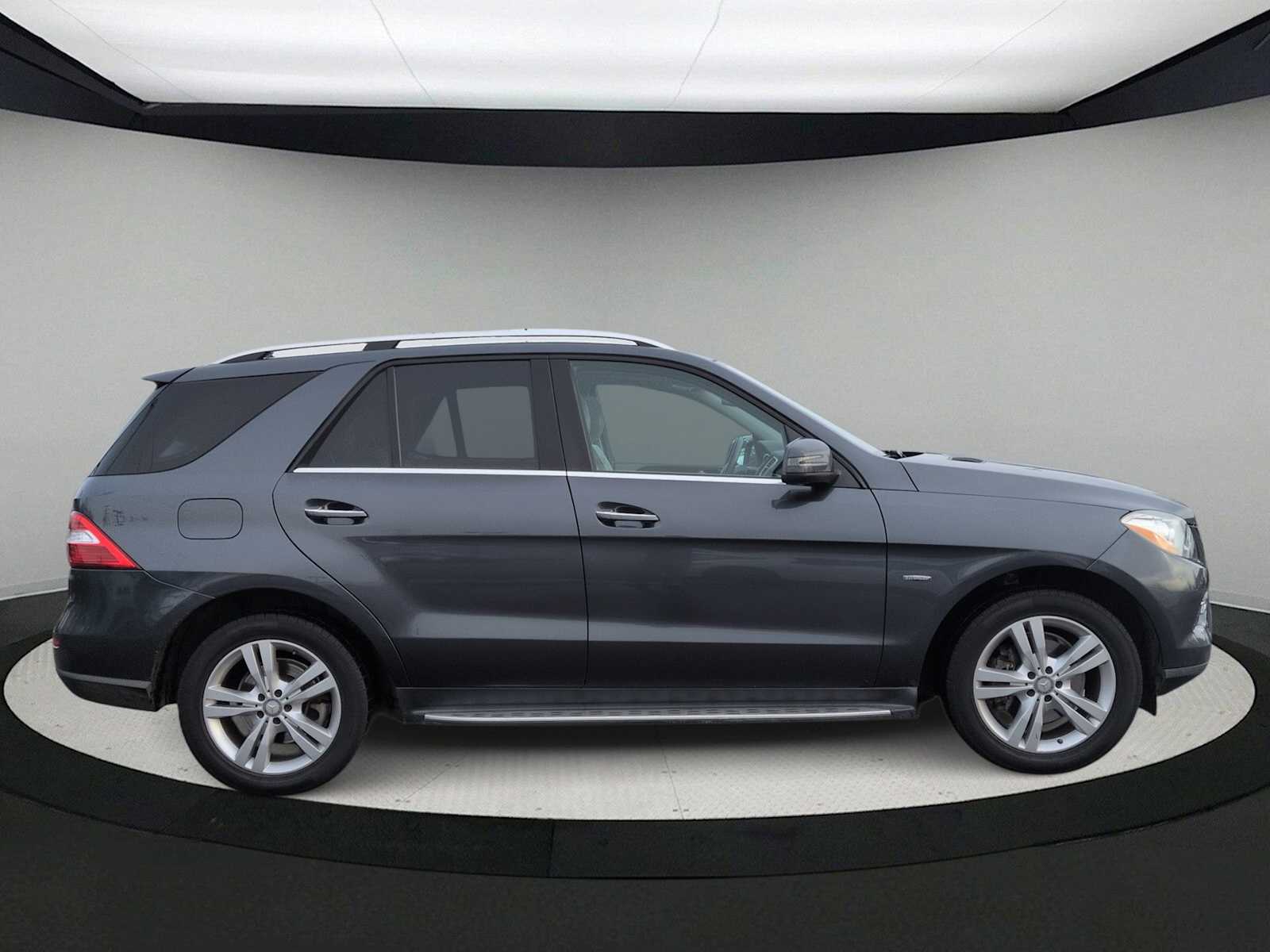 Thumbnail: 2012 Mercedes-Benz M-Class - 9