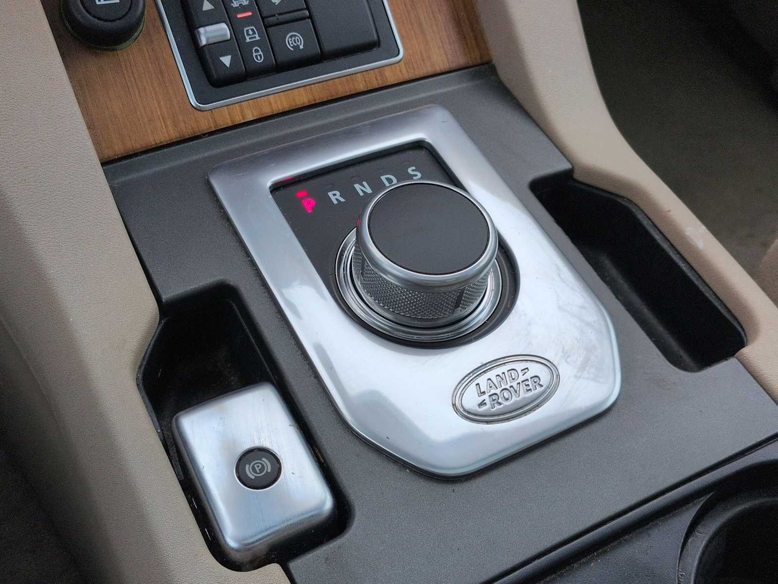 Thumbnail: 2014 Land Rover LR4 - 33