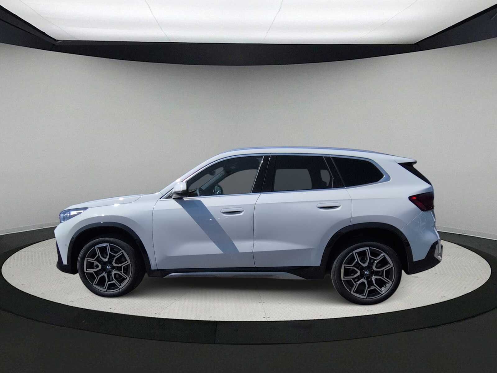Thumbnail: 2026 BMW X1 - 5