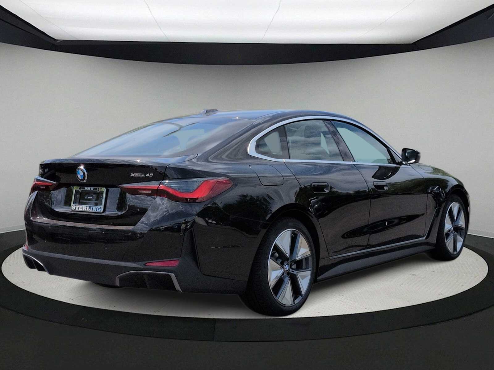 Thumbnail: 2026 BMW i4 - 8