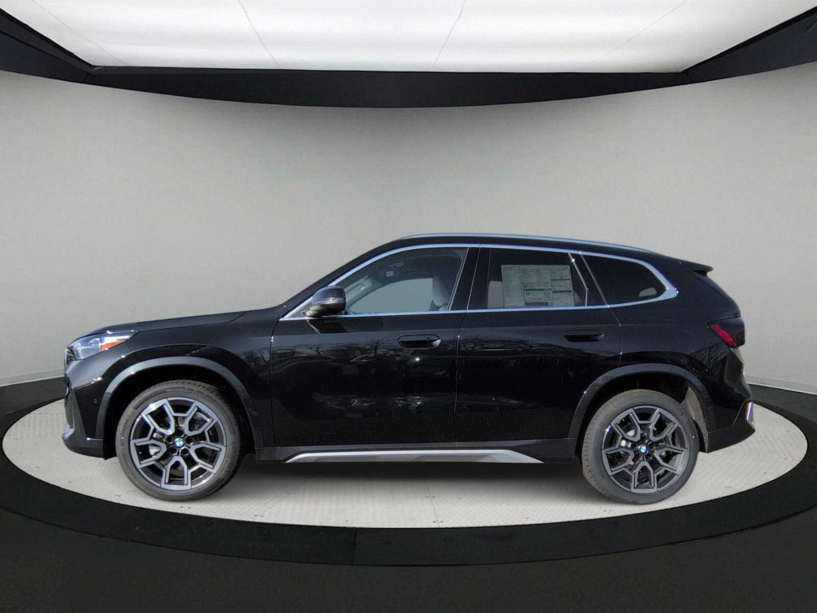 Thumbnail: 2026 BMW X1 - 5